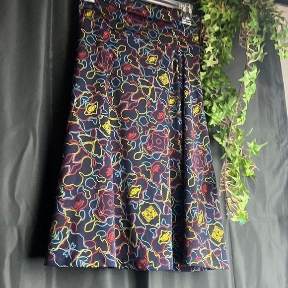 LulaRoe Lola  Skirt - Picture 5 of 8